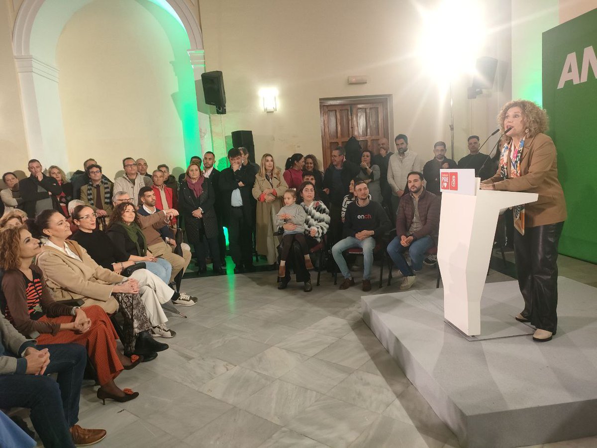 psoedehuelva's tweet photo. 🌹 @mjmonteroc es una mujer comprometida con #Huelva, se ha recorrido toda la provincia, una mujer municipalista, frente a un PP con Moreno Bonilla que está dejando morir los servicios públicos y no cree en esta tierra

🗣️ @MARIAEUGENIAL 
#AndalucíaGana
#PSOE 
#PSOEdeHuelva https://t.co/cXk0FiA0cV