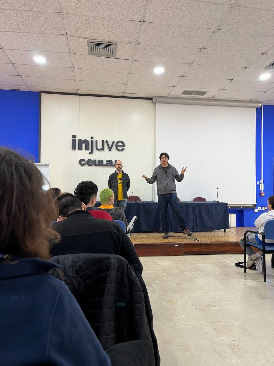 🤝 Además, tuvimos la suerte de contar con el apoyo de grandes profesionales de nuestras organizaciones amigas <a href="/CRE_Juventud/">Cruz Roja Juventud</a> <a href="/Fundacion_ONCE/">Fundación ONCE</a> y <a href="/RedReconoce/">RedReconoce</a>, que sumaron su experiencia al evento