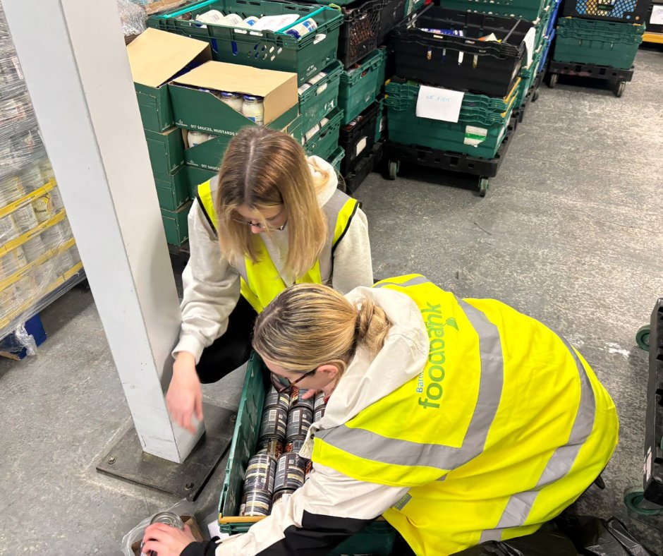 Barnsley FC Community Trust (@bfccommunity) on Twitter photo Giving Back to the Community! π
Our students returned to volunteer at <a href="/BarnsFoodbank/">Barnsley Foodbank Partnership</a> lending a helping hand in the warehouse and, of course, earning a well-deserved biscuit break! πͺπͺ
π’ Don't forget! Weβre holding a Reds Against Hunger donation drive at Barnsley Football Giving Back to the Community! π
Our students returned to volunteer at <a href="/BarnsFoodbank/">Barnsley Foodbank Partnership</a> lending a helping hand in the warehouse and, of course, earning a well-deserved biscuit break! πͺπͺ
π’ Don't forget! Weβre holding a Reds Against Hunger donation drive at Barnsley Football