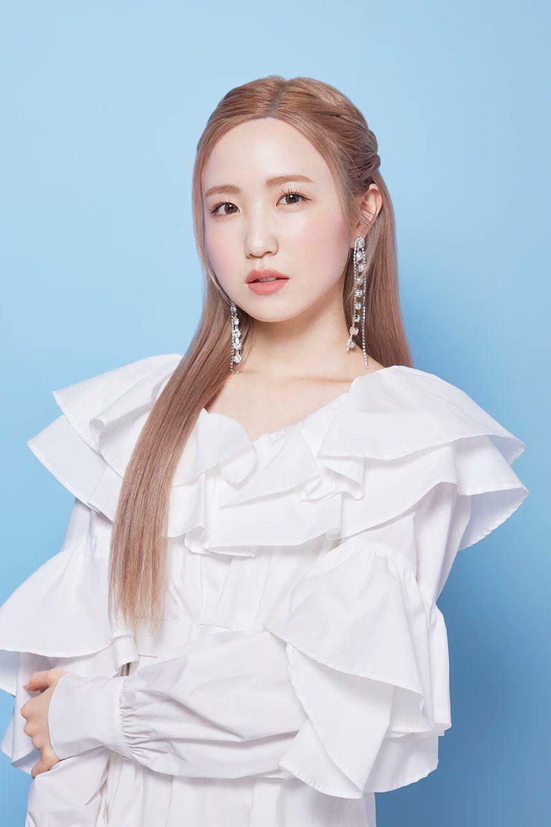 IZGlRLS's tweet photo. SAKURA &amp; HITOMI being the Japanese it girls of their generation: a thread since people want to discredit them so bad; https://t.co/6lgz3UFxF8