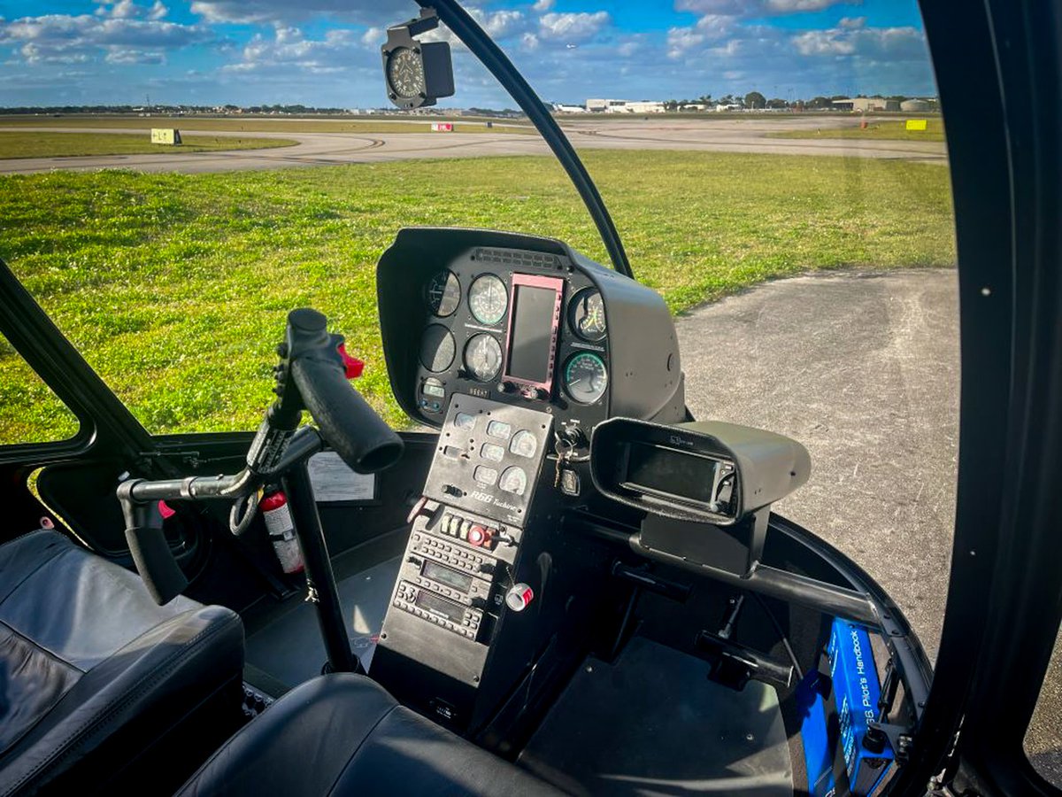 Sellacopter's tweet image. 🚁 2016 Robinson R66 – Ready for its next mission! 🚁

📍 Location: KHWO (Hollywood, Florida)
💰 Price: $375,000
📞 Sales Agent: Ian Swett - ian.s@sellacopter.com

View the complete listing here:
sellacopter.com/2016-robinson-… 

#R66 #RobinsonHelicopter #AviationSales