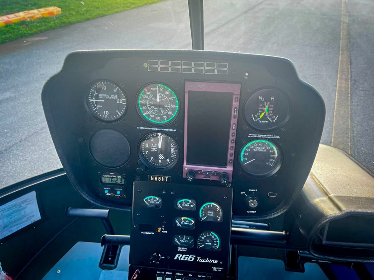 Sellacopter's tweet image. 🚁 2016 Robinson R66 – Ready for its next mission! 🚁

📍 Location: KHWO (Hollywood, Florida)
💰 Price: $375,000
📞 Sales Agent: Ian Swett - ian.s@sellacopter.com

View the complete listing here:
sellacopter.com/2016-robinson-… 

#R66 #RobinsonHelicopter #AviationSales