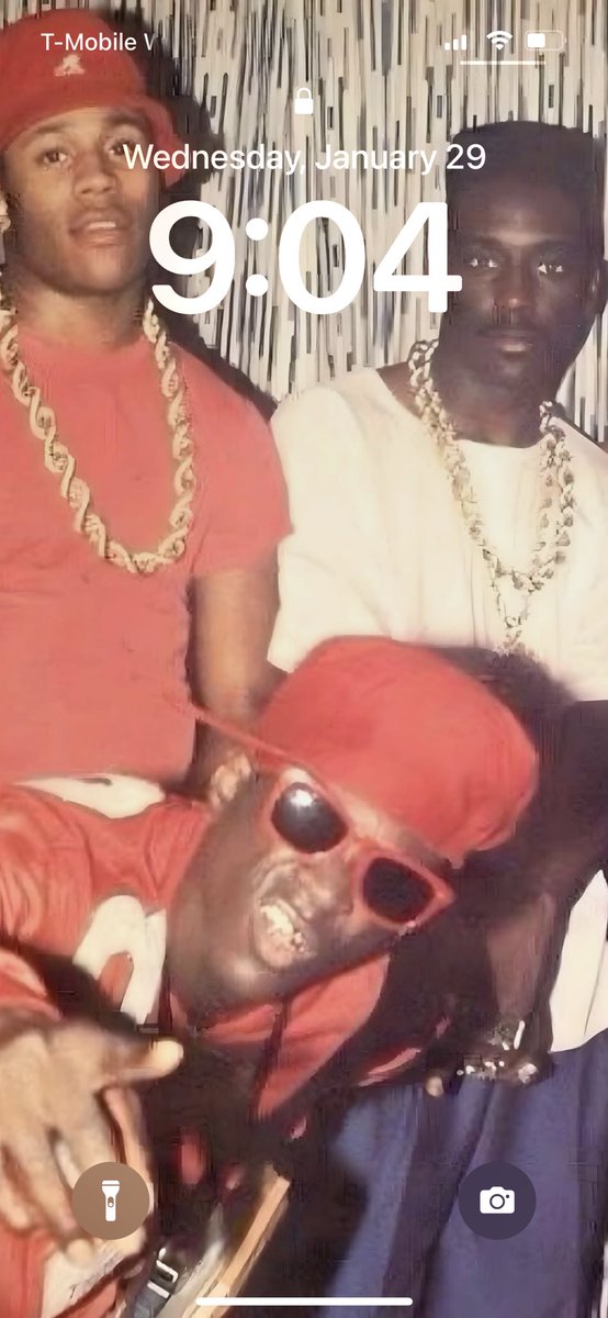 RAtheRuggedMan's tweet image. my daughters the best.. she was like 'dad i put a new background on your phone i think you'll like" 🔥✊