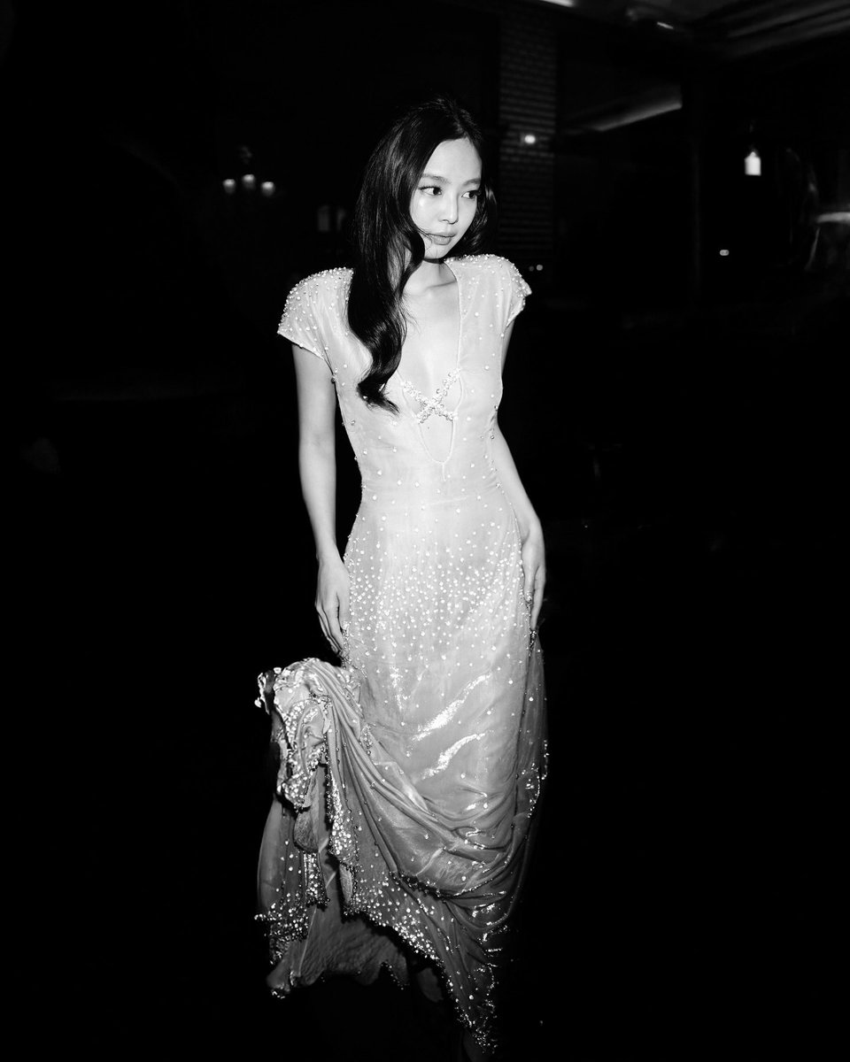 JennieDCGallery's tweet photo. 250130 #JENNIE at @JPGaultier show (via enzoply)

JENNIE FOR JEAN PAUL GAULTIER
#RUBYJANExLeNaufrage https://t.co/QJ2bYBlWOG