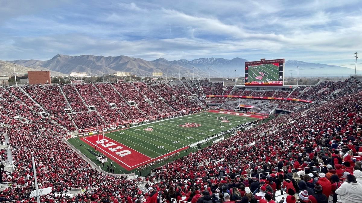 CFB_Overtime's tweet image. Stadium of the Day 🏈🔥

🏟️ Rice-Eccles Stadium
📍 Salt Lake City, Utah
🗣️ 54,444
🏗️ September 12, 1998