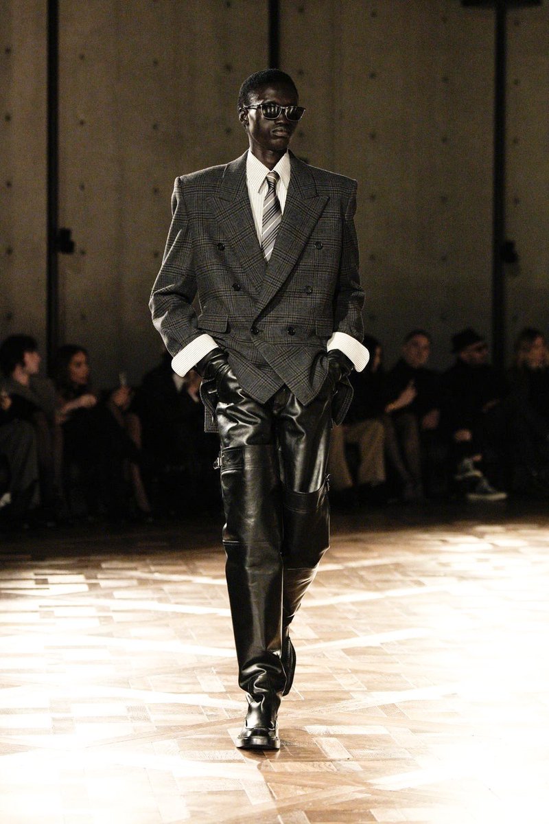 thinking about this high leather boots