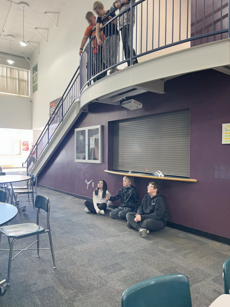 jangr6's tweet photo. STEM is FUN! #spoofhoundpride https://t.co/wNqMRqPa4e