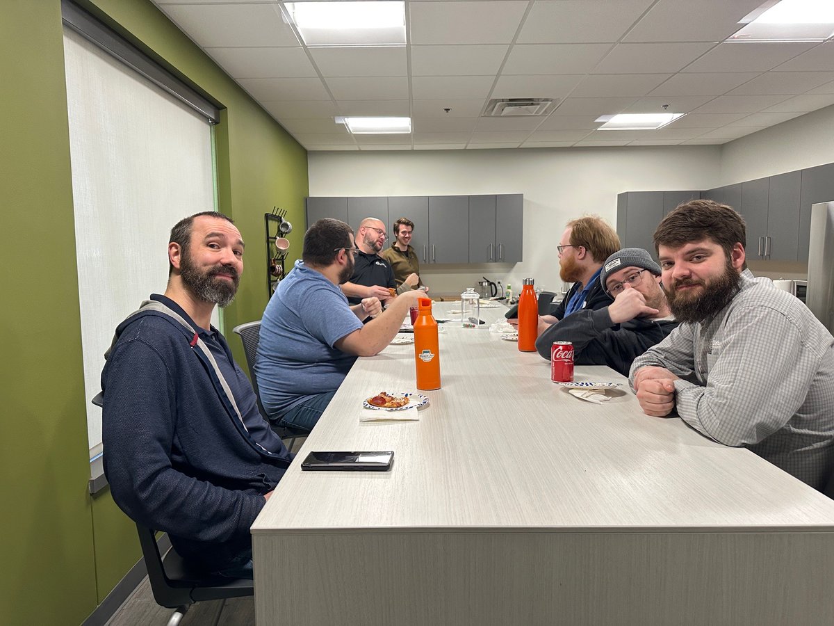 We love going above and beyond for our clients. We also love when our clients know that the way to our hearts is through our stomachs! 🍕❤️ Huge thanks to EW Smith Insurance Agency for throwing the OCS team a pizza party to show their appreciation.