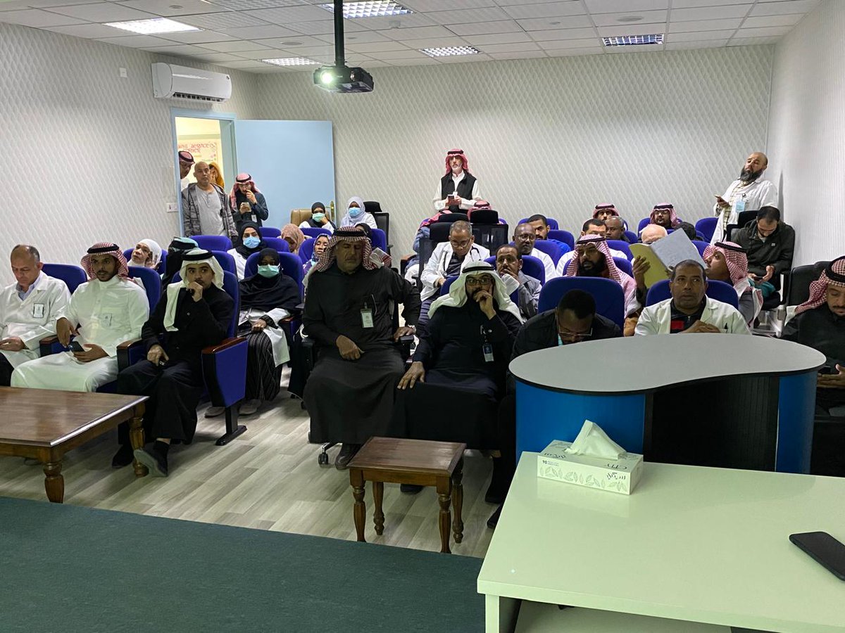 thadiq5551's tweet photo. ضمن سلسلة محاضرات توعوية عن #التحول_الصحي يقيم #مستشفى_ثادق_العام محاضرة يسلط الضوء فيها على حجر الأساس #نموذج_الرعاية_الصحية حيث يهدف إلى تحقيق التوازن في ٣ محاور أساسية لضمان صحة الفرد بشكل كامل.
#تجمع_الرياض_الصحي_الثالث https://t.co/VP5eAAEPAG
