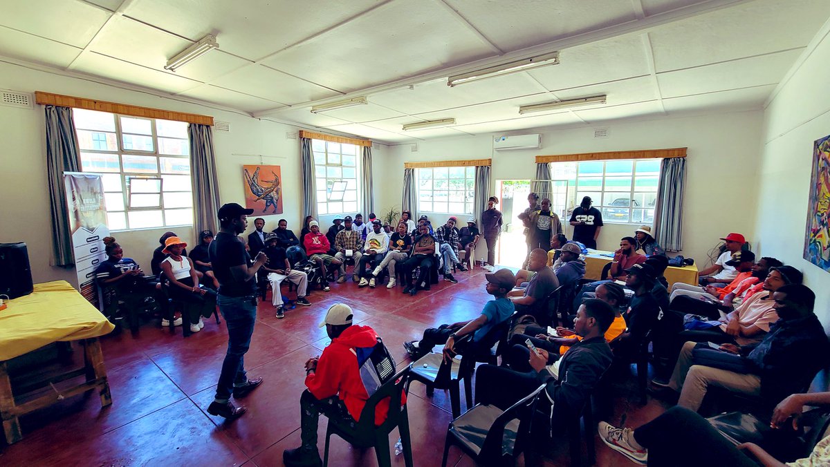 AsaphAfrika's tweet image. Day 3 of @kwelainitiative workshop was lit! Participants learned from industry experts Dee Moses, @ExDaVoice &amp;amp; @NguniAristocrat and got real about their skills in breakout sessions #KwelaInitiative #MusicIndustry #ArtistDevelopment