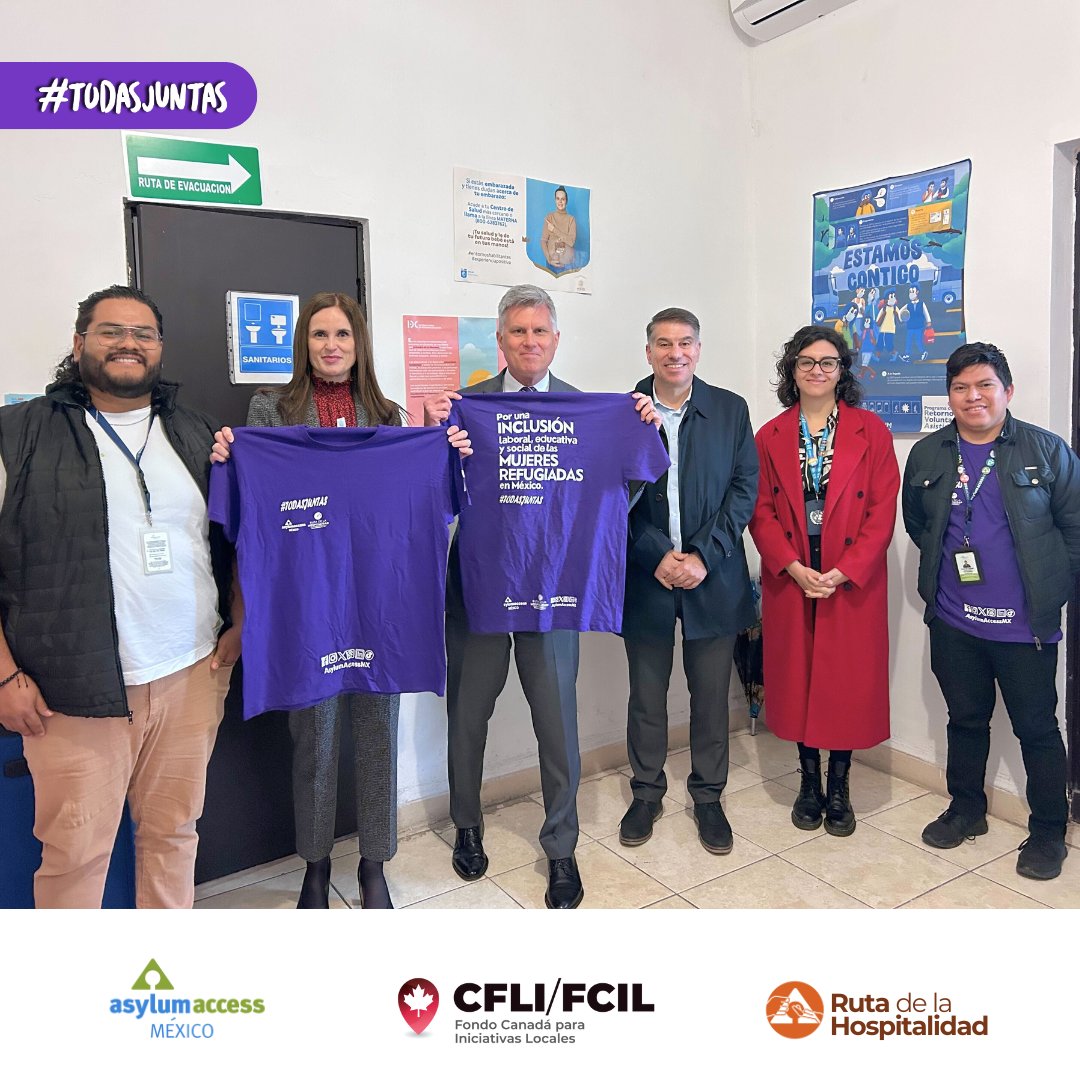 ¡Gracias por apoyar a las mujeres refugiadas!

El 28 de enero recibimos al Embajador de Canadá en México @AmbMacKayMacKay y a la Cónsul General Annabelle Larouche en el Taller de Emprendimiento para mujeres refugiadas en Monterrey. 

 ¡#FondoCanadáMx brinda oportunidades!