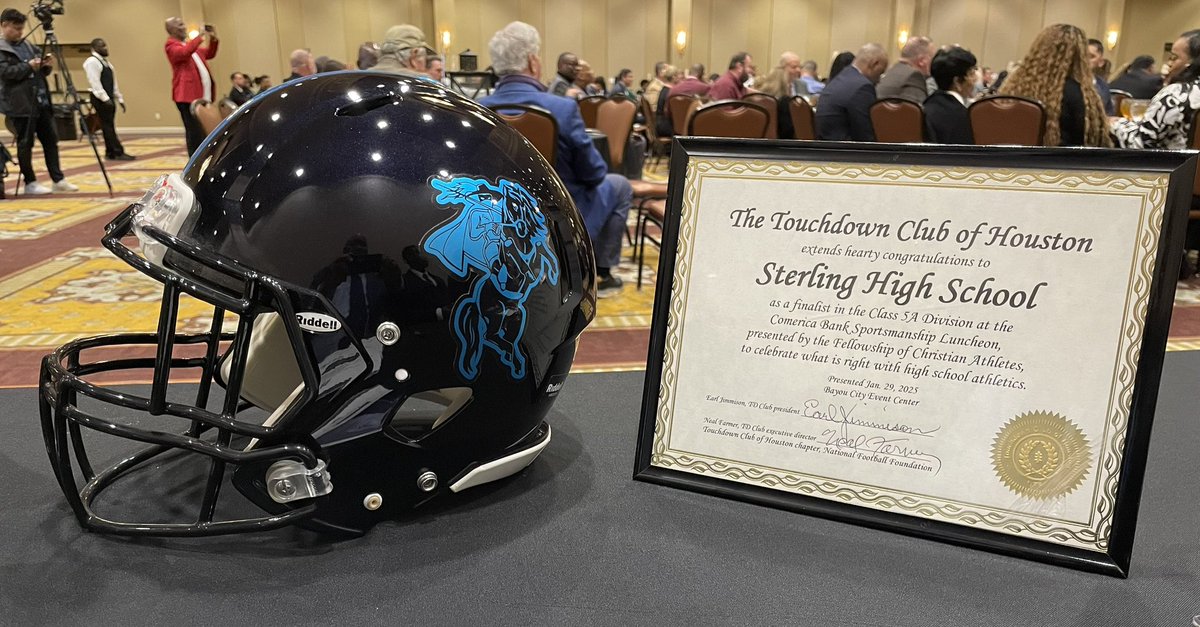 It’s been an honor to coach this senior class led by this great young man. <a href="/JaylinW32/">Jaylin Williams</a> represented Raider Nation well today at the Houston Touchdown Club Sportsmanship Banquet. The future is bright at Sterling, for this young man, &amp; for this awesome senior class. <a href="/HouSterlingFB/">Sterling Raiders FB</a>