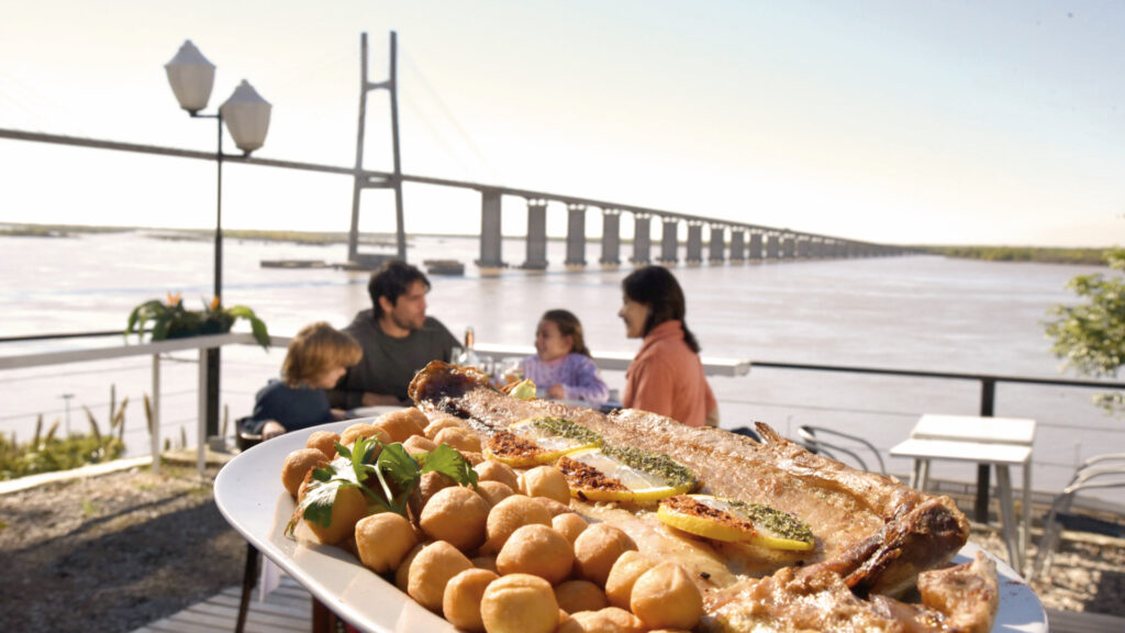 ROSARIO: GUÍA GASTRONÓMICA PARA TURISTAS

Lugares que conocemos los rosarinos y que le recomendamos a nuestros conocidos para que vayan a comer y tomar algo cuando visitan la ciudad. Guardalo y tenelo a mano cuando viajás o si te piden recomendaciones.