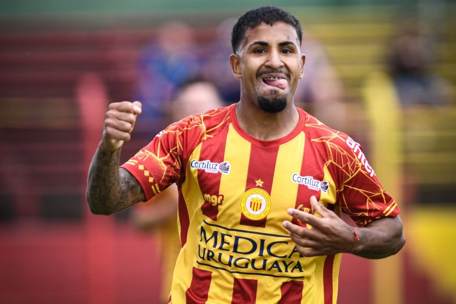 RodrigoQta's tweet image. ⚽️🇨🇱 OTRO MÁS PARA LEMMA 
Franco Lopez Taborda (32|🇺🇾) firmó por #ULaCalera. El delantero llega desde #Tolima de 🇨🇴 Antes estuvo en #Progreso Anotó 11 goles en 2024