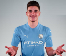 *llega al city*
gana todo
*se va*
el manchester city deja de existir 🐐