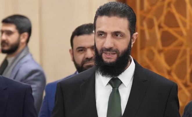 #SONDAKİKA | Ahmed Eş-Şara Suriye'de geçiş dönemi için Cumhurbaşkanı olarak atandı.