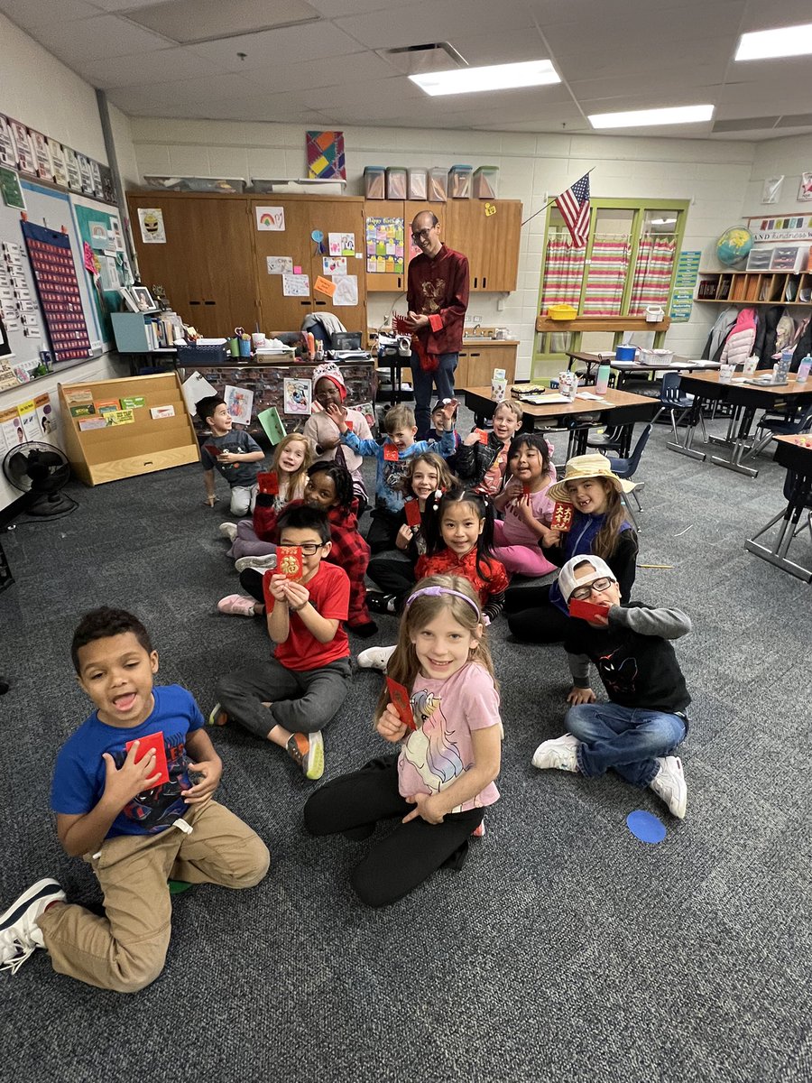 Students Celebrating Chinese New Year! Guest speaker, lucky money, and learning so many things about traditions and cultural differences. What a fun day. So appreciative of this experience for my awesome first graders!🐉🧧<a href="/theSMSD/">SM School District</a>