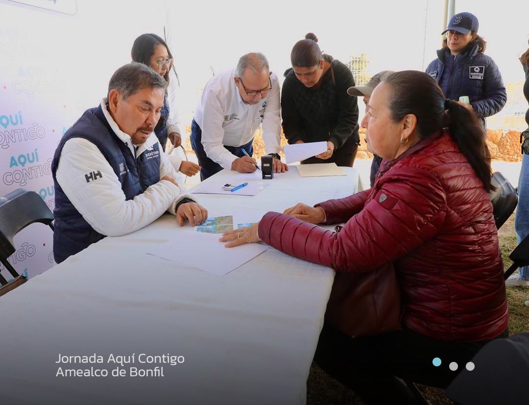 SDUOPQro's tweet photo. ¡El Gobierno de #Querétaro está más cerca de ti! 🤝🏻

Llevamos los servicios y trámites estatales hasta donde vives, ¡con la Jornada #AquíContigo!

Hoy acudimos al municipio de #AmealcodeBonfil, acompañando al Gobernador @makugo para brindar soluciones en beneficio de los habitantes.

¡#Contigo construimos un gobierno cercano!

#SDUOPQro