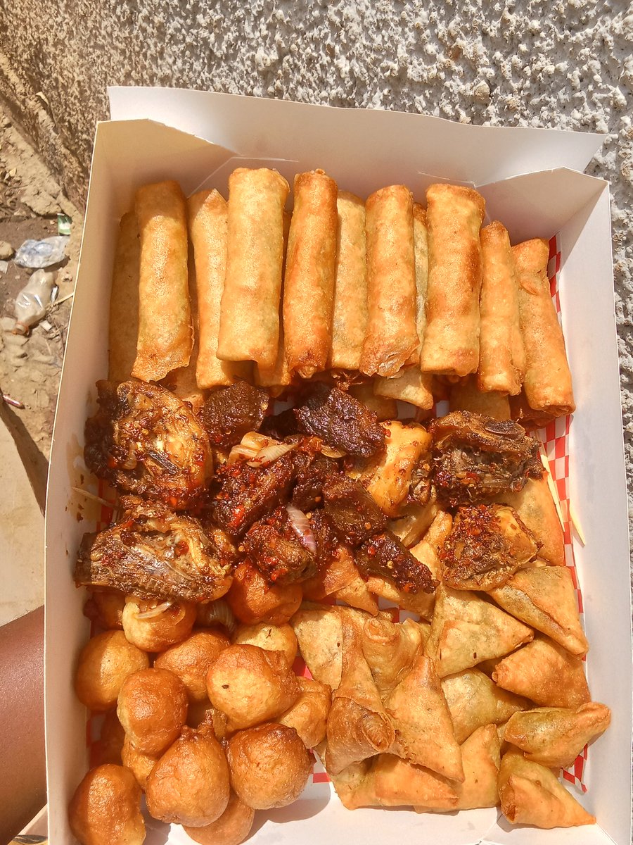 MakasonDelight's tweet image. When a first time customer sends you a review 🙌🙌🙌my day is madeeeeeeeee.....she bought our family platter and mehnnnnn she got value 😄
What are you still waiting for guyyyyyy