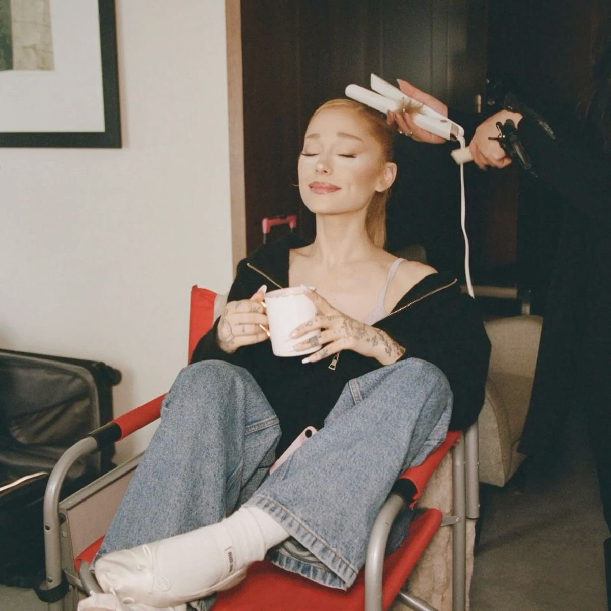 gabipriston's tweet photo. ✨ getting #readyfortonight
#SweetphonyAwards https://t.co/wVVC86dU5P
