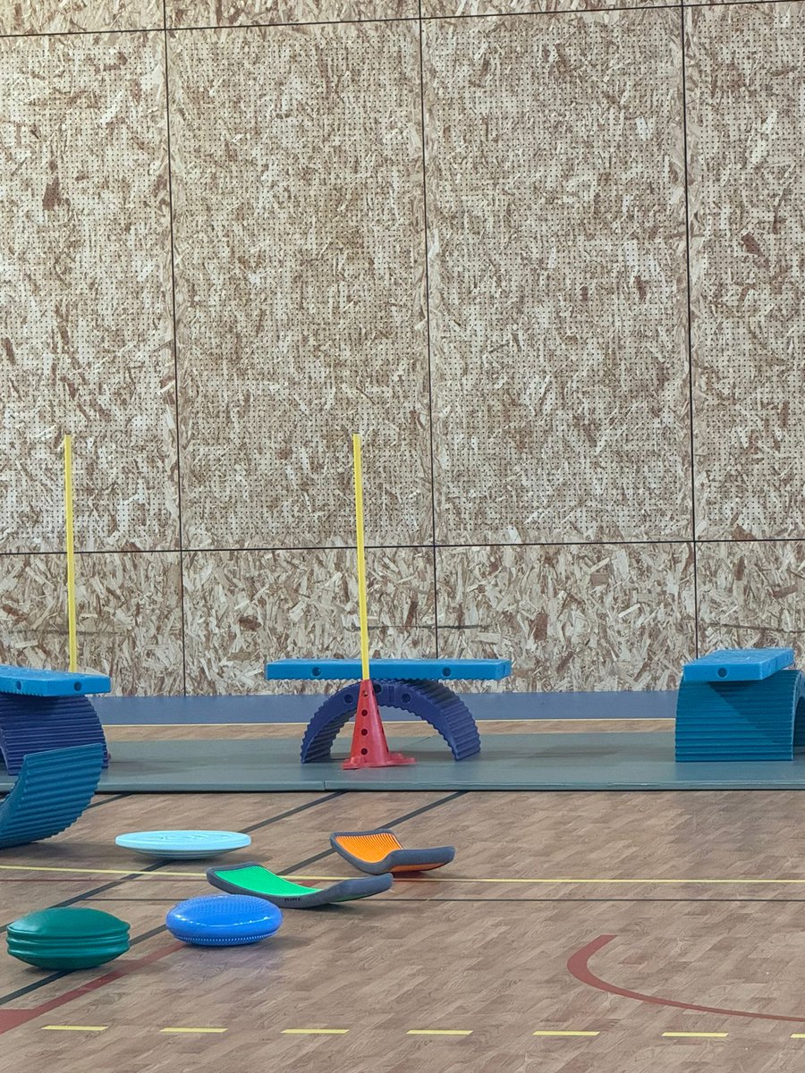 Paska Line tweet media