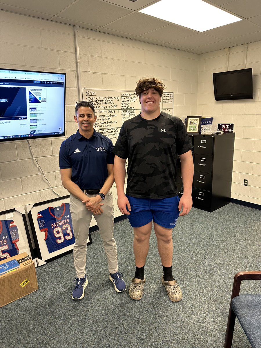 Mason Mathis (@masonma90916751) on Twitter photo Blessed to receive my first D1 offer from FIU. Thanks too <a href="/FIUFootball/">FIU Football</a> <a href="/CoachEdPata/">Edwin Pata ๐ญ๐น</a> <a href="/HCWillieSimmons/">Coach Willie Simmons</a> <a href="/coachponce305/">Frank Ponce</a> <a href="/larryblustein/">Blustein Recruiting</a> <a href="/PrepRedzoneFL/">Prep Redzone Florida</a> <a href="/Dwight_XOS/">Dwight Thomas - Catapult Sports</a> <a href="/MohrRecruiting/">Brian Mohr</a> <a href="/Andrew_Ivins/">Andrew Ivins</a> <a href="/adamgorney/">Adam Gorney</a> <a href="/ChadSimmons_/">ChadSimmons</a> <a href="/samspiegs/">Sam Spiegelman</a> <a href="/RivalsFriedman/">Adam Friedman</a> <a href="/GregBiggins/">Greg Biggins</a> <a href="/BrandonHuffman/">Brandon Huffman</a> Blessed to receive my first D1 offer from FIU. Thanks too <a href="/FIUFootball/">FIU Football</a> <a href="/CoachEdPata/">Edwin Pata ๐ญ๐น</a> <a href="/HCWillieSimmons/">Coach Willie Simmons</a> <a href="/coachponce305/">Frank Ponce</a> <a href="/larryblustein/">Blustein Recruiting</a> <a href="/PrepRedzoneFL/">Prep Redzone Florida</a> <a href="/Dwight_XOS/">Dwight Thomas - Catapult Sports</a> <a href="/MohrRecruiting/">Brian Mohr</a> <a href="/Andrew_Ivins/">Andrew Ivins</a> <a href="/adamgorney/">Adam Gorney</a> <a href="/ChadSimmons_/">ChadSimmons</a> <a href="/samspiegs/">Sam Spiegelman</a> <a href="/RivalsFriedman/">Adam Friedman</a> <a href="/GregBiggins/">Greg Biggins</a> <a href="/BrandonHuffman/">Brandon Huffman</a>
