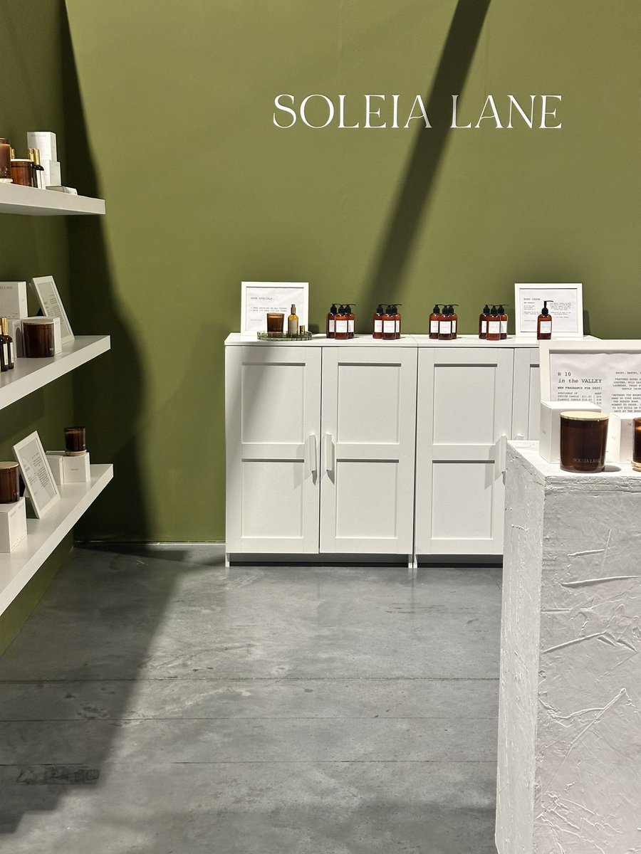 las vegas was fun!
next stop 📍 nyc

no — i’ll probably not be able to hang out with you bc i’m flying a red eye and going to straight to our show 🥲 and then i’ll absolutely be sleeping right after