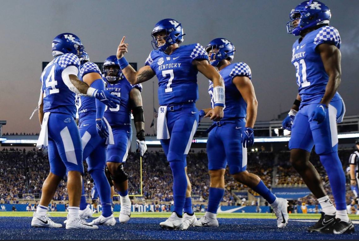 Luke Farrell 3⭐️ (@lukefarrell_qb) on Twitter photo After a great conversation with <a href="/BushHamdan/">Bush Hamdan</a> I am beyond blessed to announce that I have received my first SEC offer from the university of Kentucky! <a href="/Elev8QBacademy/">Mike Giovando</a> <a href="/CoachElauer51/">Coach Lauer</a> <a href="/UKFootball/">Kentucky Football</a> After a great conversation with <a href="/BushHamdan/">Bush Hamdan</a> I am beyond blessed to announce that I have received my first SEC offer from the university of Kentucky! <a href="/Elev8QBacademy/">Mike Giovando</a> <a href="/CoachElauer51/">Coach Lauer</a> <a href="/UKFootball/">Kentucky Football</a>