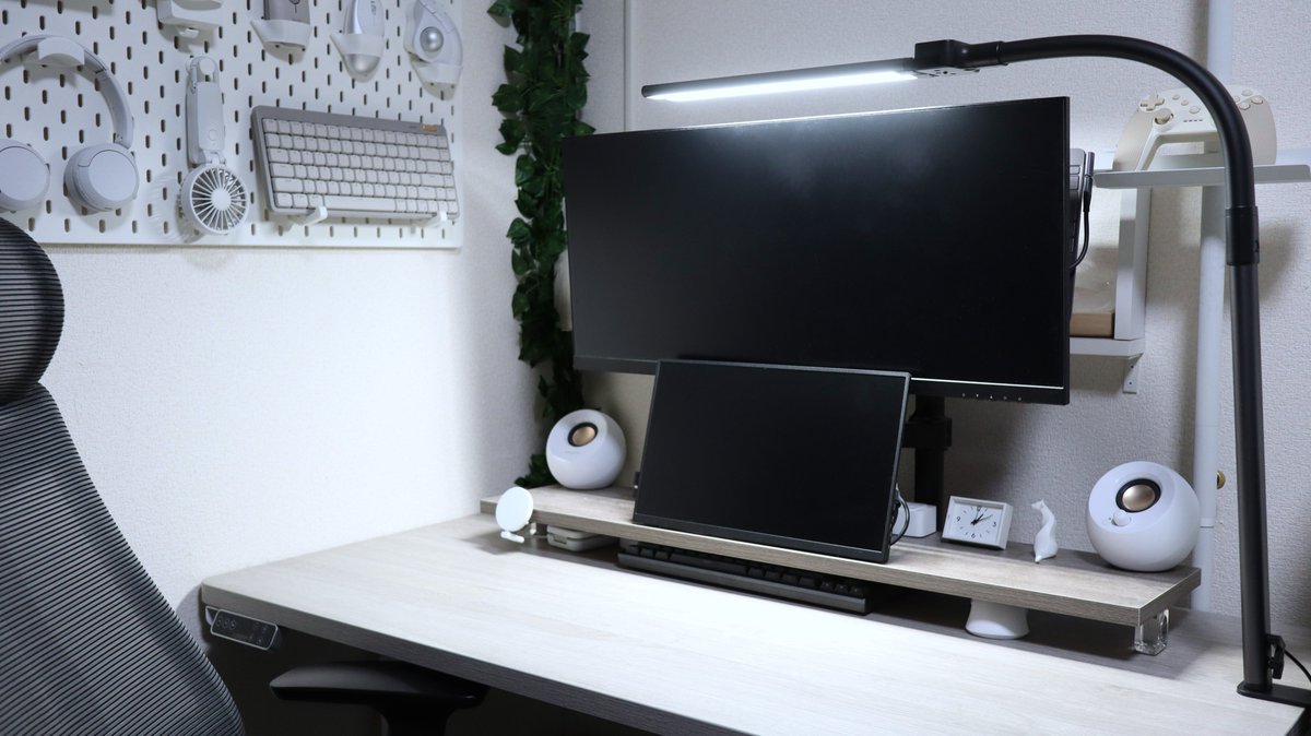 yuji_dlv's tweet image. モニターライト変えてみました🤭

#quntis #desksetup 
#monitorlight #pr