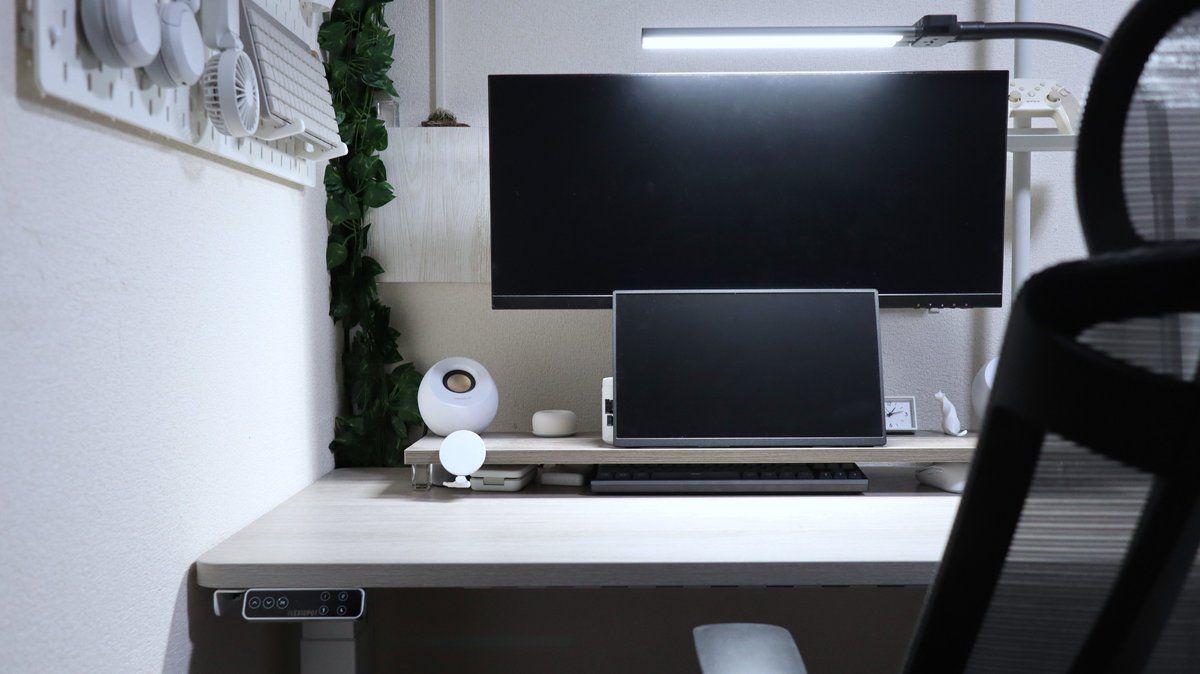yuji_dlv's tweet image. モニターライト変えてみました🤭

#quntis #desksetup 
#monitorlight #pr