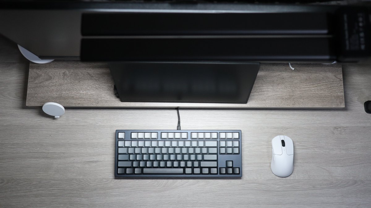 yuji_dlv's tweet image. モニターライト変えてみました🤭

#quntis #desksetup 
#monitorlight #pr