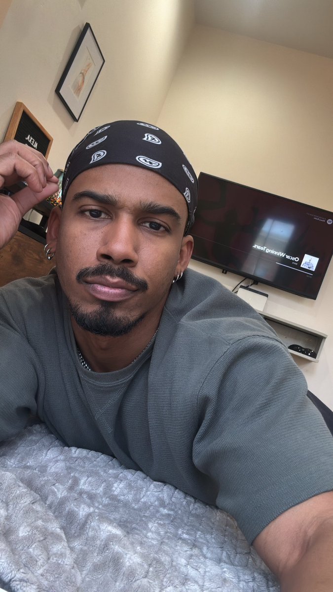 tomassinh12's tweet photo. Send soup, he’s sick 🤧 https://t.co/BjJ2o2Kiz0