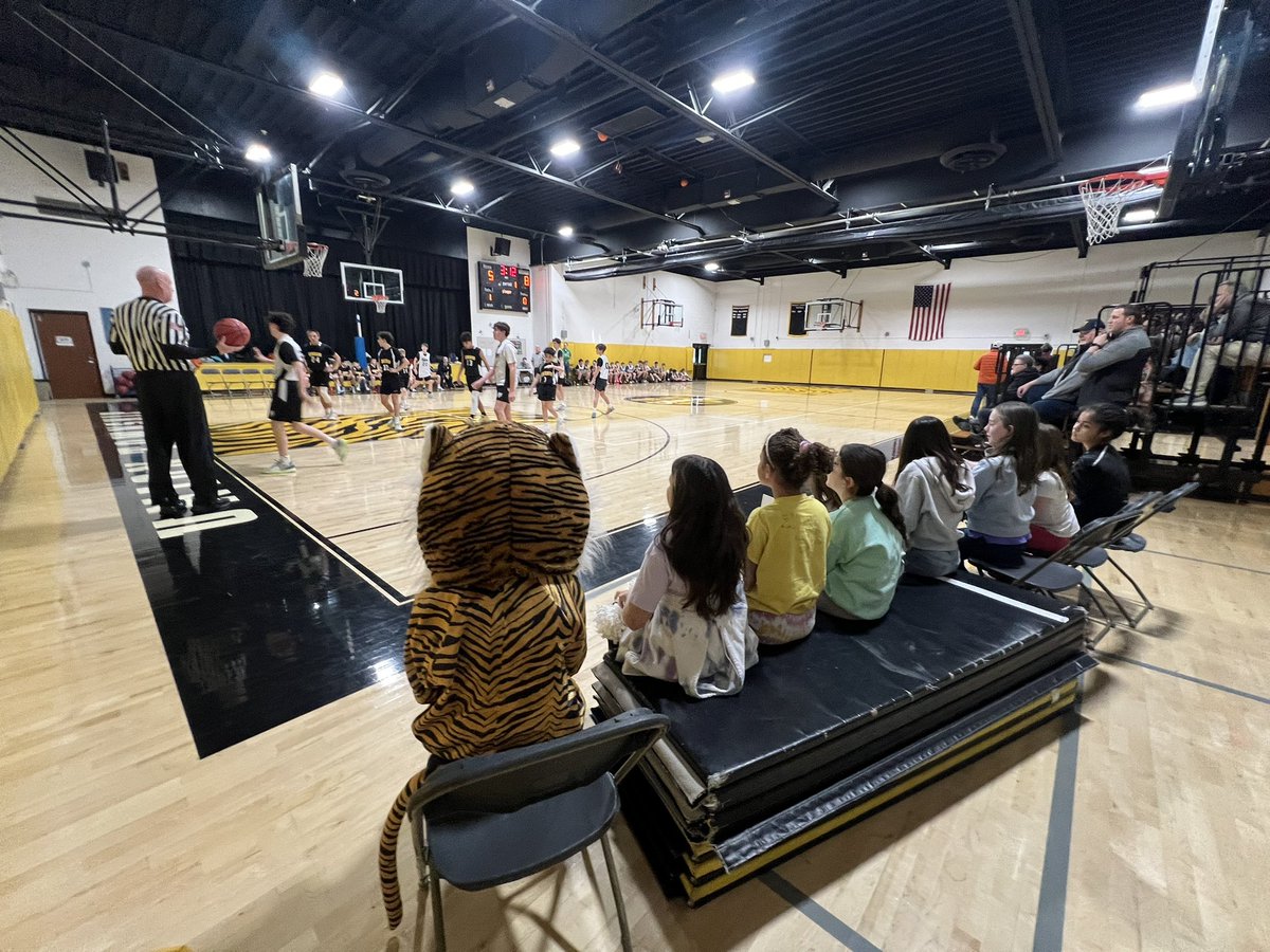 Go Tigers! #theU #teamUTMS <a href="/frinzi_UTMS/">Mr. Frinzi UTMS PE</a>