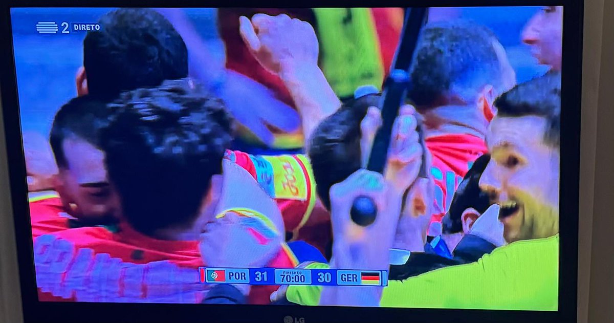 LMontenegro_PT's tweet photo. E agora simplesmente PARABÉNS 🇵🇹 Brilhante Heróis do Mar https://t.co/NzzLofccNZ