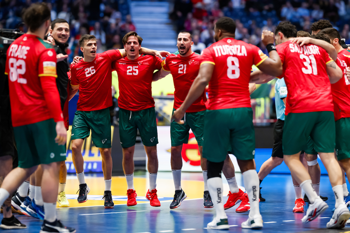 Parabéns, Portugal 🇵🇹 Histórico apuramento para as meias-finais do Mundial de Andebol 🤩

#FCPortoAndebol #FCPortoSports <a href="/AndebolPortugal/">Federação de Andebol de Portugal</a>