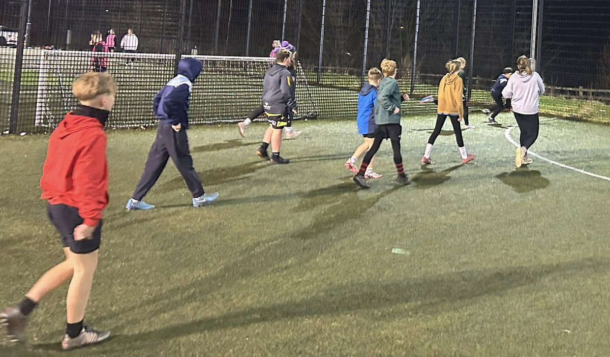 DRA_Community's tweet photo. 🐉𝗖𝗢𝗠𝗠𝗨𝗡𝗜𝗧𝗬 | Give Rugby A Try
Another top session with @BGYouthService at Ebbw Vale this evening.
We really do have a great bunch of children attending.
We’re back Friday with @BGYouthService at Abertillery 8.30pm-9.30pm
#dragonsfamily #offthestreet https://t.co/RQrhAIa6yS