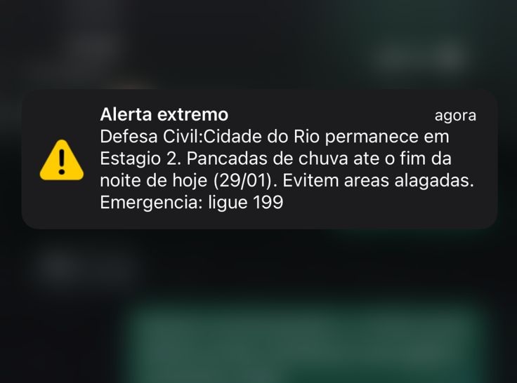 gncalvsrafa's tweet photo. É pra evitar mortes e quase levou um pessoal aí de arrasta com o celular apitando igual doido, mas tá certíssima defesa civil, agora já sei 🙌🏽 https://t.co/eSkl1ZTA3u