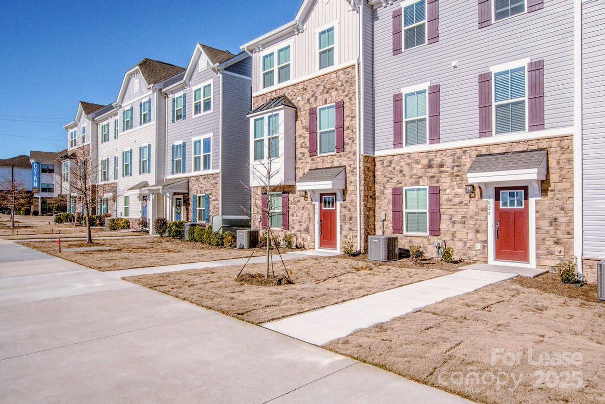 Dekuson's tweet photo. 1020 Newell Towns LN, Charlotte, NC 28262 just hit the market!
Take a look at this awesome RENTAL space. Close to everything you need – Concord Mills Mall,  shopping, dining options, and grocery stores. Call for more info. https://t.co/EXZ8Le7ooZ https://t.co/1nJz8PPFDo