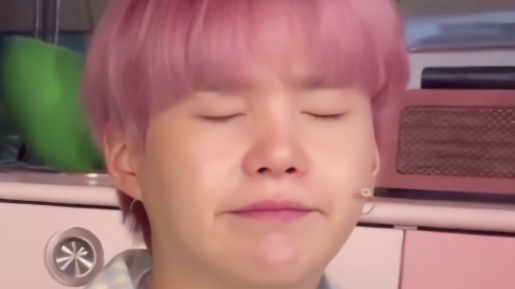 YOONGI YOONGI YOONGI YOONGI (@yoonglyoongi) on Twitter photo 