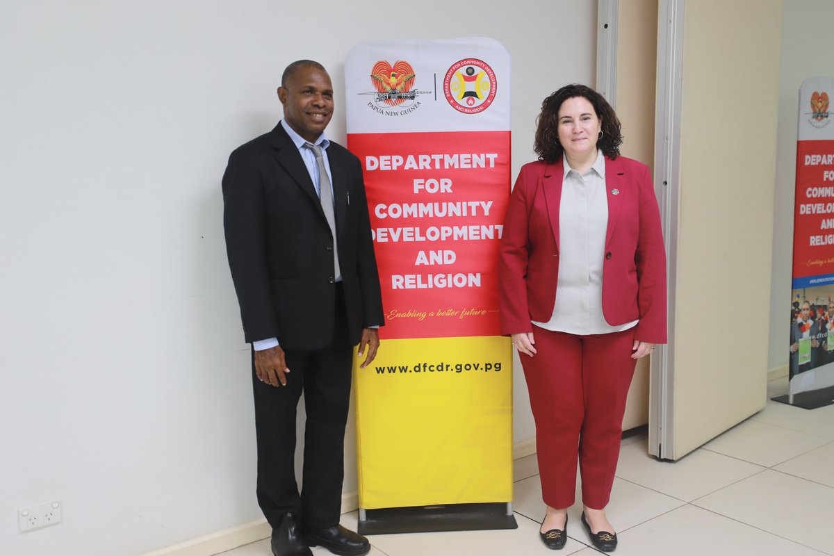 unwomenPNG's tweet photo. @UN_Women RD @christinearab commends the progress 📈 in advancing #genderequality in #PNG 🇵🇬, led by Minister Jason Peter and the Department of Community Development and Religion.
We reaffirm our commitment to strengthening #GEWE efforts and supporting lasting impact. 🤝 https://t.co/BhnPnIKDiO