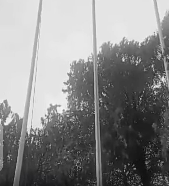 🛑#AES

Le retrait du Burkina , du Mali et du Niger de la CEDEAO a pris effet ce jour, le 29 janvier 2025. Les drapeaux de ces pays retirés en toute élégance sans tambour ni trompette dans les locaux de la CEDEAO conformément aux règles de la communauté Ouest africaine.

TOM🕵️