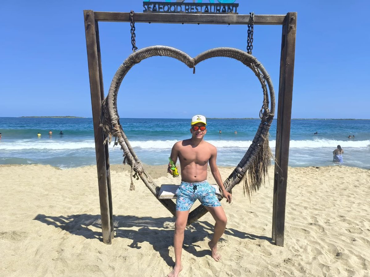 Dians0411's tweet photo. Playita 🍻🏖️🏝️ https://t.co/ozn2aybNeV
