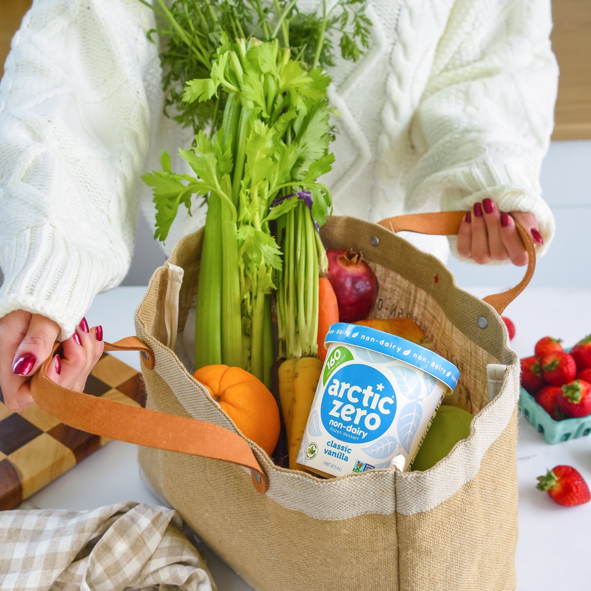 MyArcticZero's tweet photo. We’re already a month into the new year, how are those #healthy new year resolutions holding up?
.
.
.
#arcticzero #betterforyou #newyearsresolutions #plantbased #dairyfree #lowcalorie https://t.co/aLkI8lxQnq