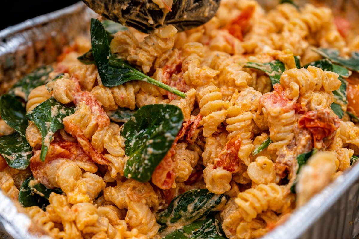 Check out our Smoked Feta Pasta recipe cooked Hot and Fast! An easy recipe full of flavor for your next Sunday dinner... Click here: gatewaydrumsmokers.com/pages/smoked-f…
