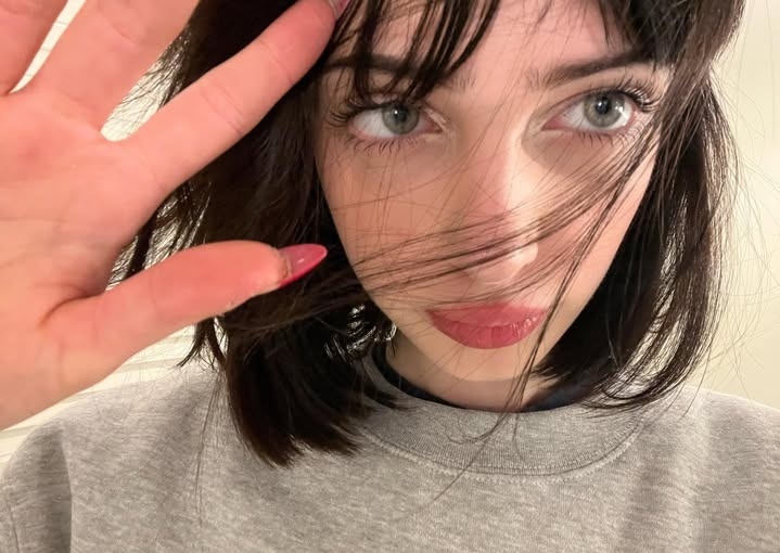 ᅠᅠᅠᅠ
ᅠᅠᅠᅠ𝒘hy'd u only ever phone m͟e͟
ᅠᅠᅠᅠwhen  you're  𝓱igh  ？𖥔
ᅠᅠᅠᅠ