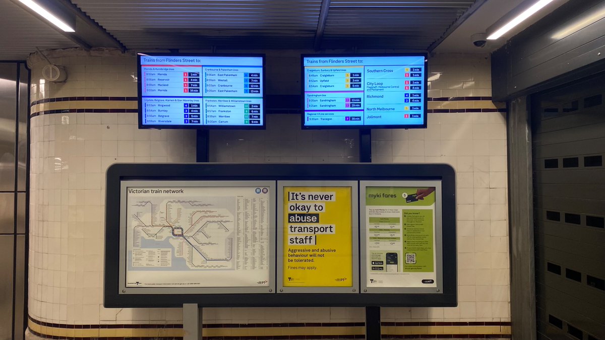 TextEditUser's tweet photo. The platform announcer mentioned the the degraves underpass was “open” (minus the connection to degraves st) and I lost my mind? Since when @literar63 https://t.co/MMrPmTNLrh