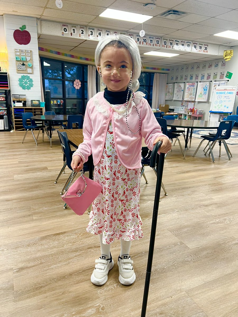 RLErockets1's tweet image. HAPPY 100TH DAY OF SCHOOL, ROCKETS!!! We had so much fun celebrating the 100th day of school by dressing up as 100-year-olds! 🚀👵🏼👴🏼👵🏽👴🏽👵🏼👴🏾🚀 #100thdayofschool #RISD100DaysOfSchool @billgattus @dylanlkirk @RichardsonISD