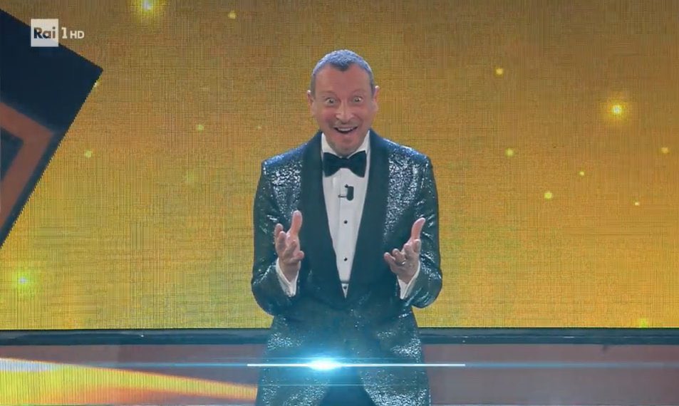 ineffablecris's tweet image. -2 settimane a sanremo c'è un cantante ritirato perché indagato, uno accusato di aver tradito la moglie per 7 anni e un altro accusato di essere l'amante della moglie del secondo. che cosa hai fatto grande demone