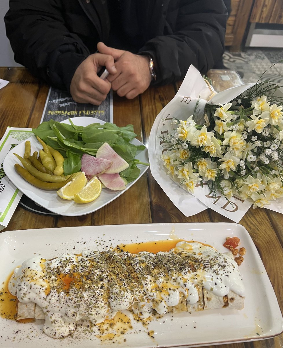 Mimrayemim's tweet photo. İyi ki 🤍💫🧿 https://t.co/Hpg6SZowh4