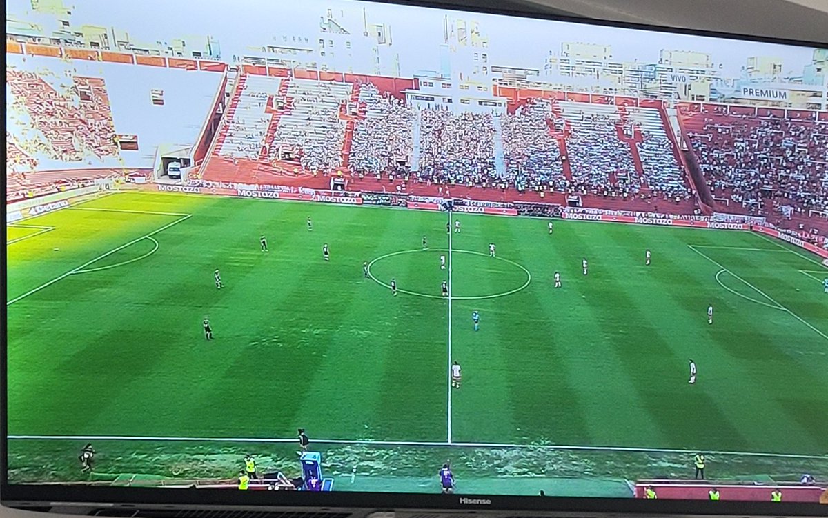 PasionQuemera73's tweet photo. Hoy toca laburar hasta tarde, pero acá alentándote Siempre Globo.
#ElTercerMásConvocantedeCaba
#DaleGlobo
#SoyQuemero
#LaQuema
#ElSextogrande
Esto es un campo de Juego #Velez
La gente que fue a recibir al campeón ayer al #Amalfitani 🤣 https://t.co/FFDG1XdLEJ